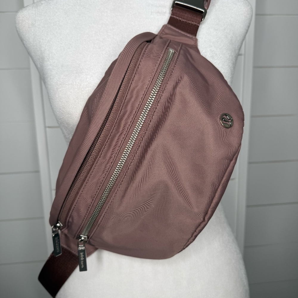 Lululemon Everwhere Belt/Cross Body Bag